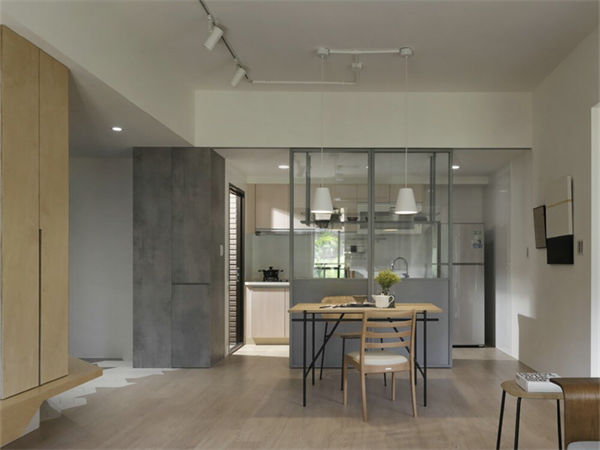 什么是磨砂玻璃门?磨砂玻璃门的优缺点有哪些?