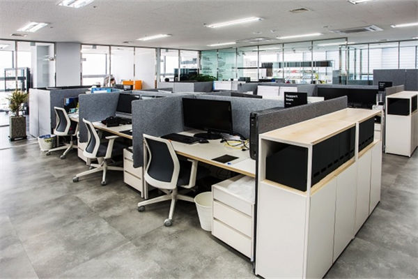 办公室装修时如何突出高级感？