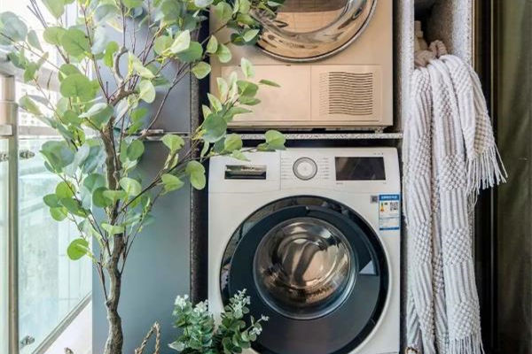 隐形门这样设计，把卧室都藏起来了！