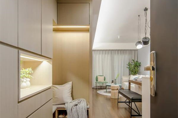 隐形门这样设计，把卧室都藏起来了！