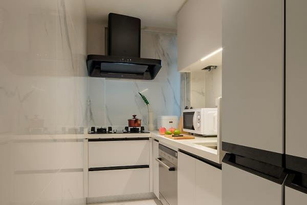 隐形门这样设计，把卧室都藏起来了！